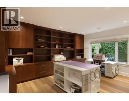2226 Arbutus Rd, Saanich, BC V8N1V3 Photo 38