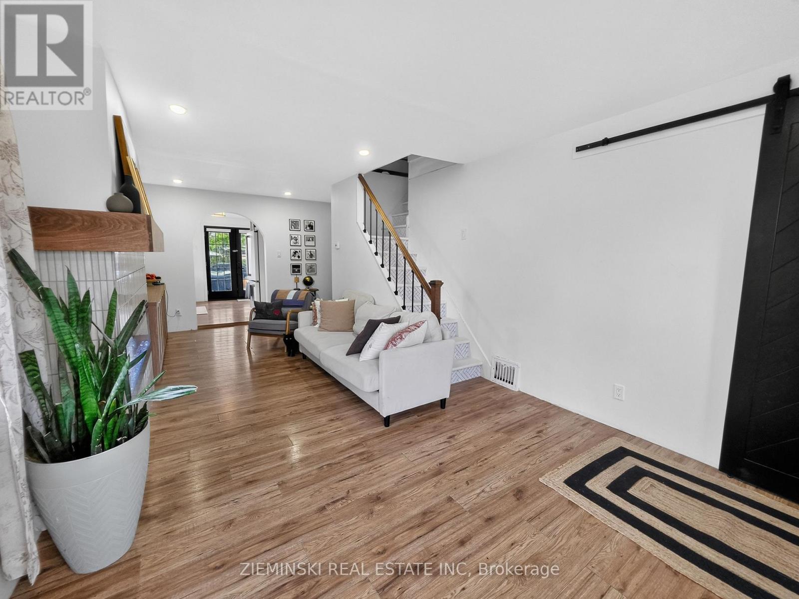 163 ANSON DRIVE - Image 3