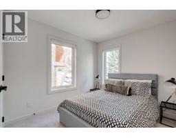 1923 26 Avenue SW - photo 17