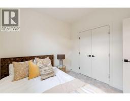1923 26 Avenue SW - photo 29
