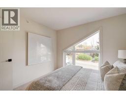 1923 26 Avenue SW - photo 12