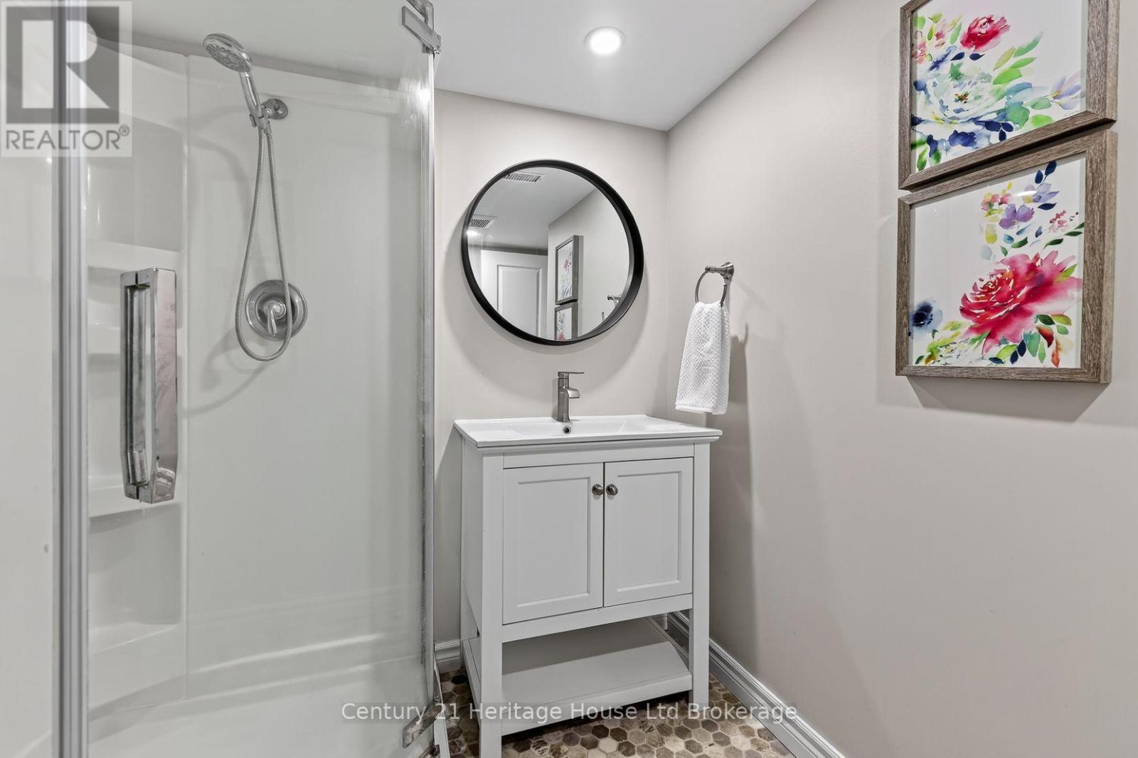 783 FRONTENAC CRESCENT - Image 35