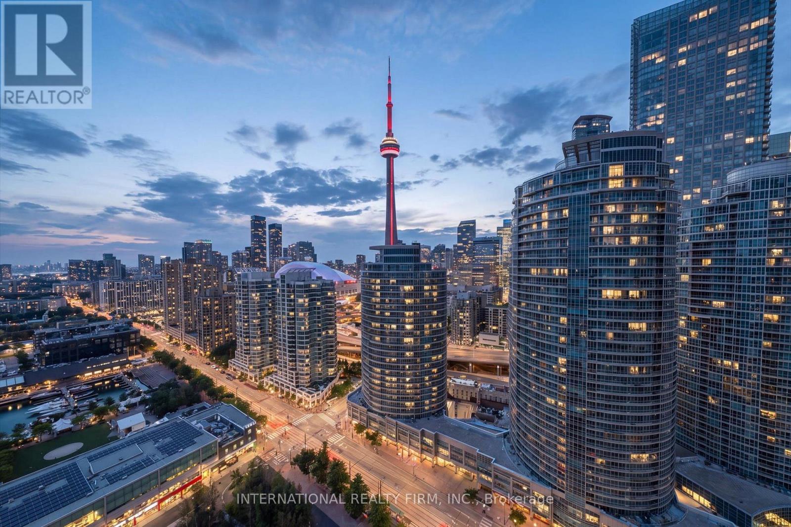 #PH4 218 QUEENS QUAY W - 2