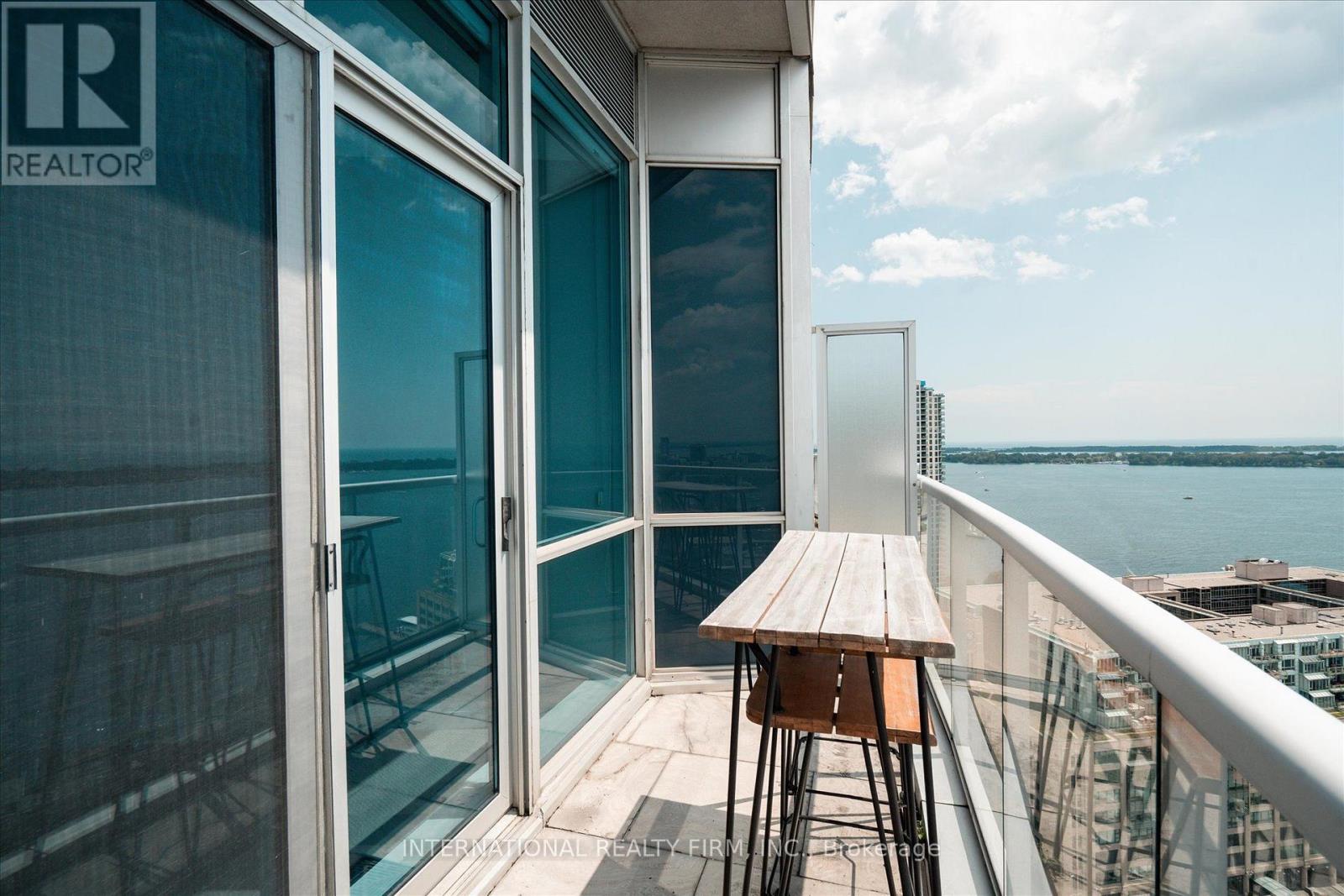 #PH4 218 QUEENS QUAY W - Image 32