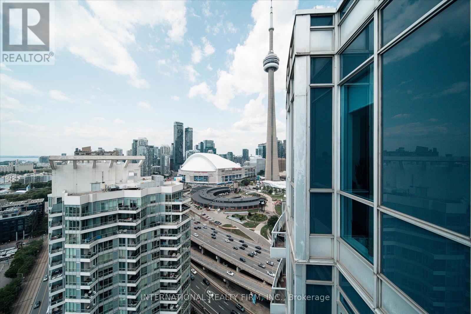 #PH4 218 QUEENS QUAY W - 4