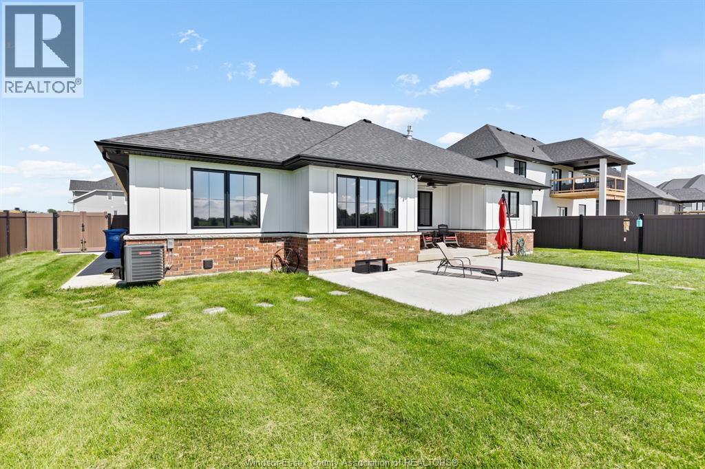 4422 BELMONT - Image 27
