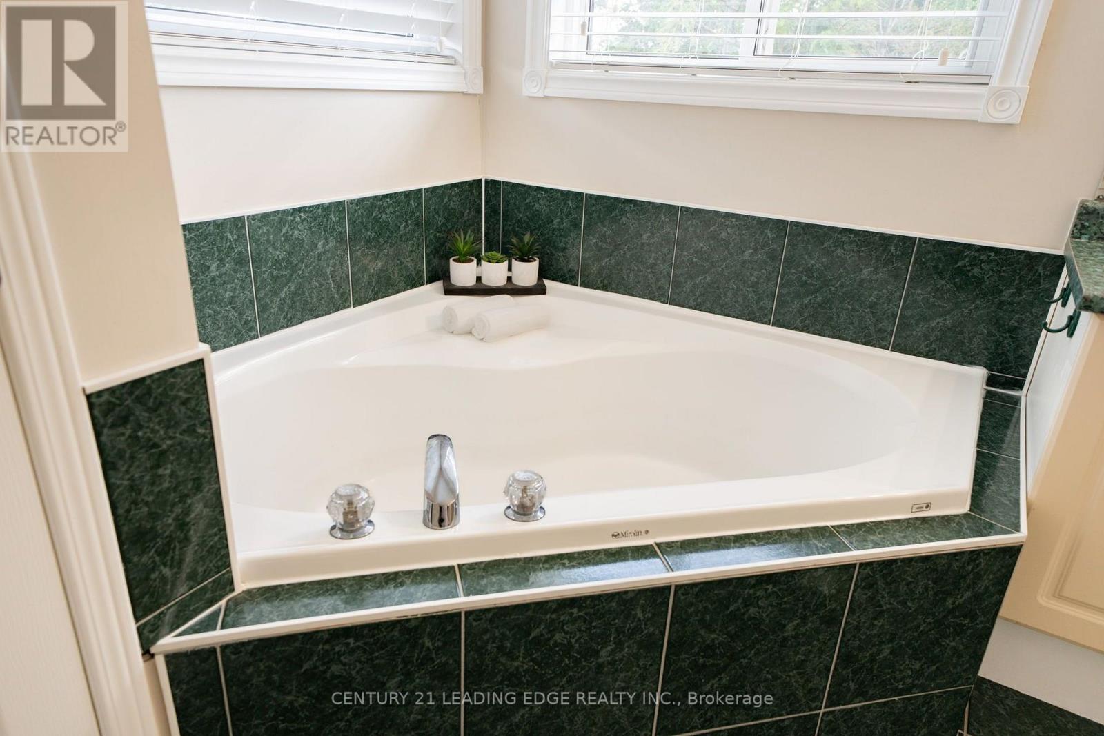 1595 DEERHURST COURT - Image 31
