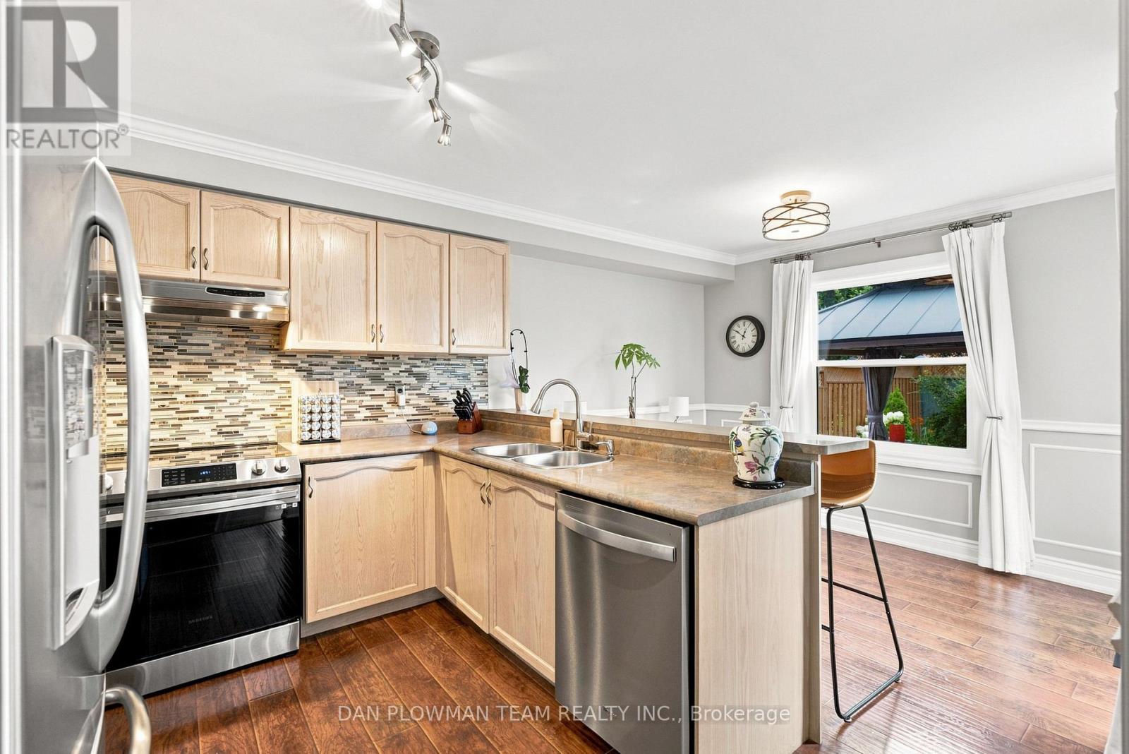 52 WELLS CRESCENT - Image 11