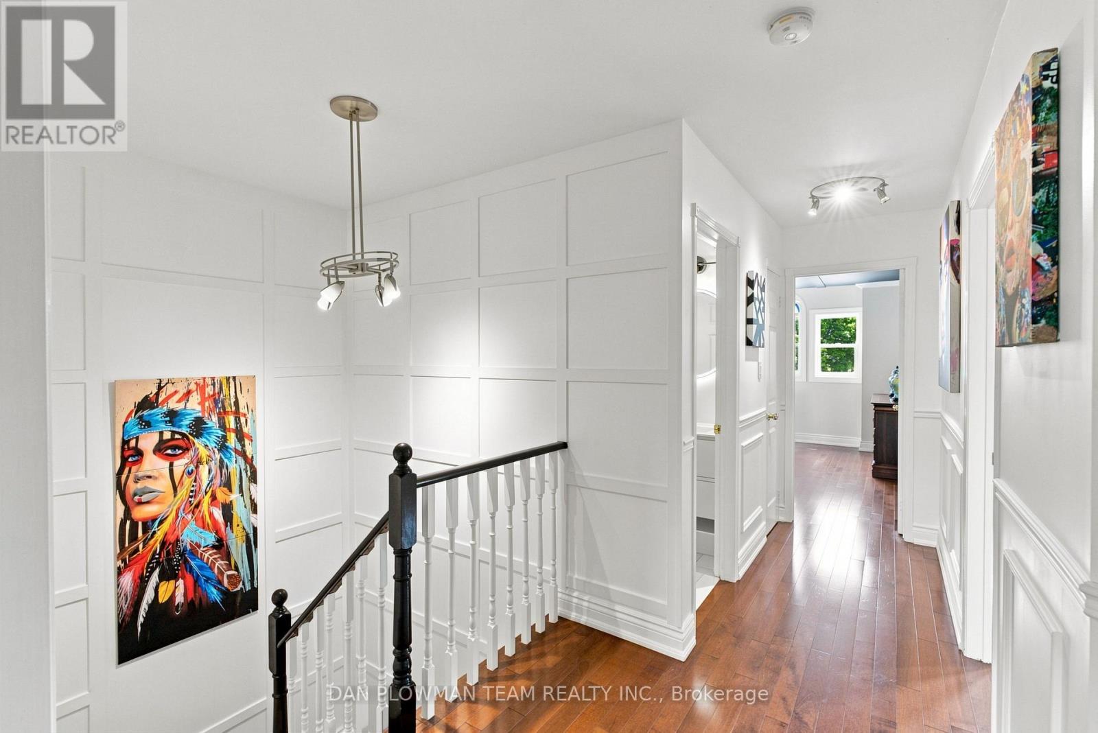52 WELLS CRESCENT - 22