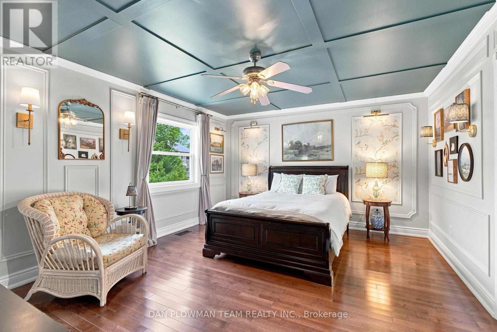 52 WELLS CRESCENT - 23
