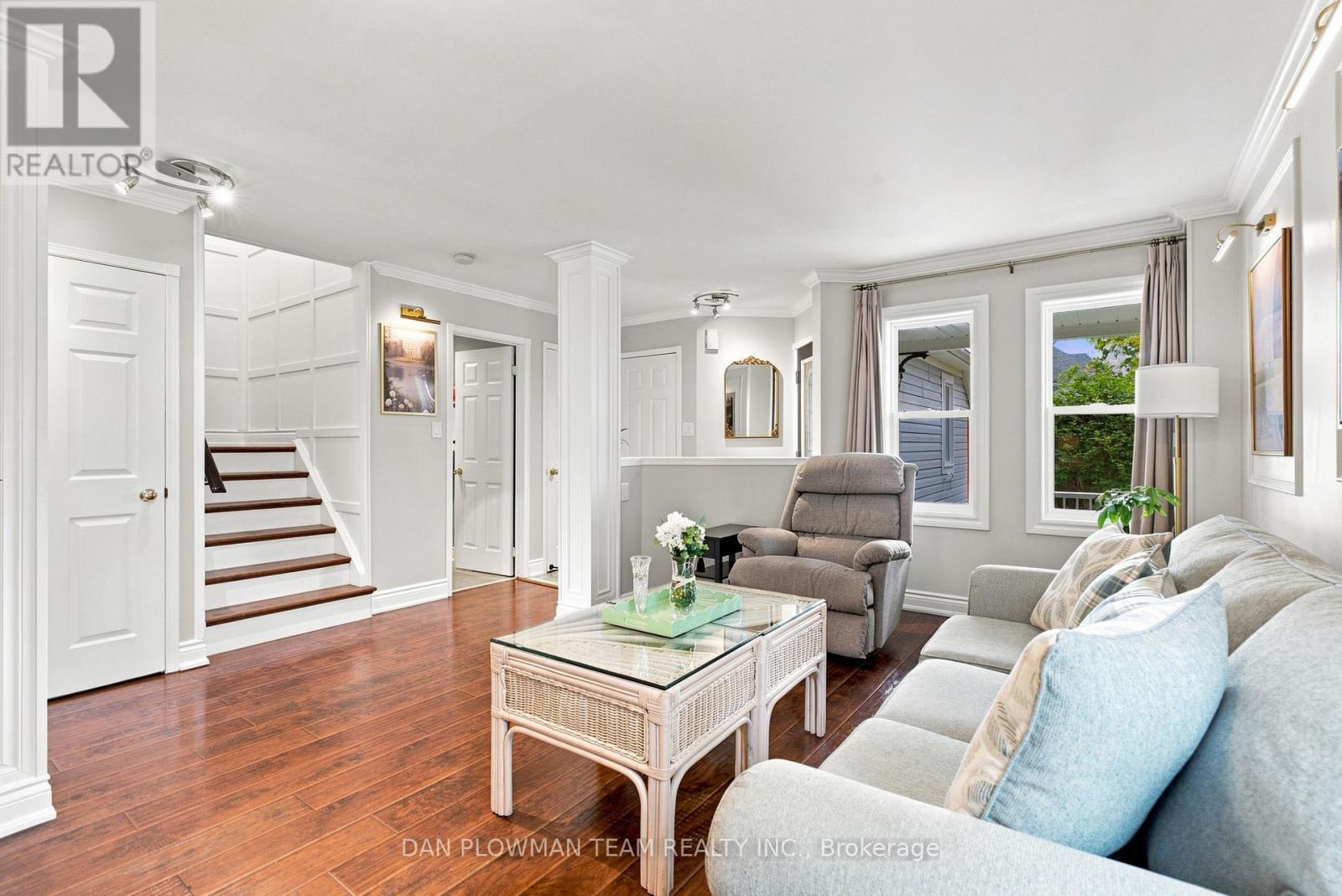 52 WELLS CRESCENT - Image 8