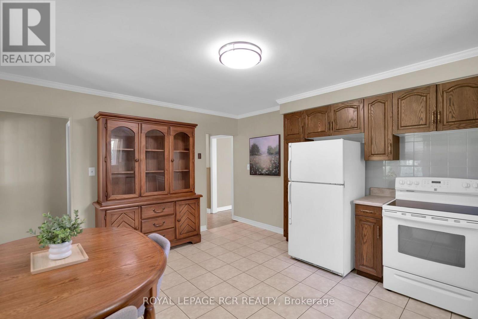 36 MAY AVENUE - 11