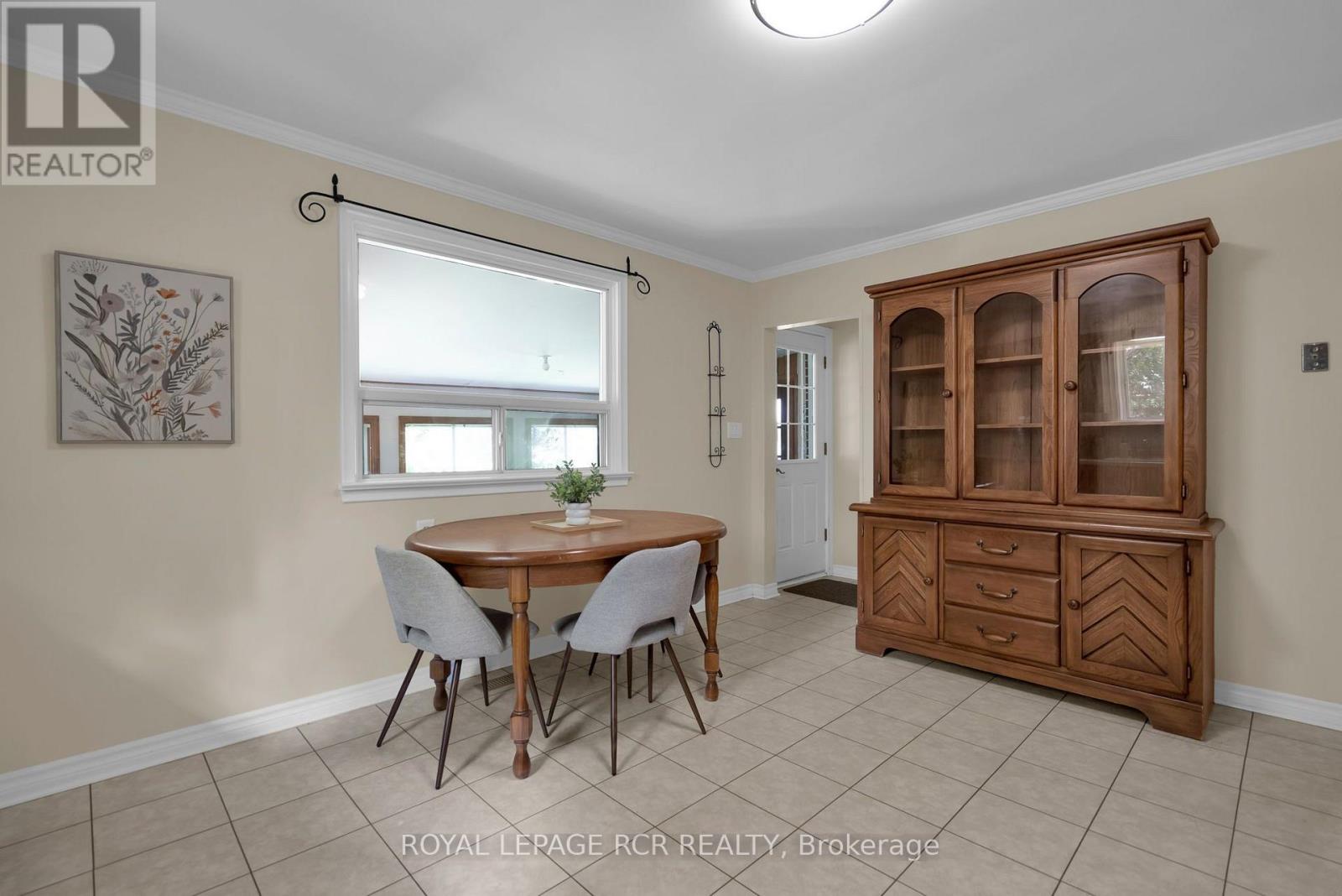 36 MAY AVENUE - Image 12