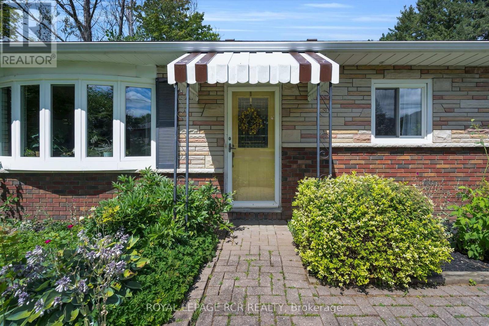36 MAY AVENUE - 5