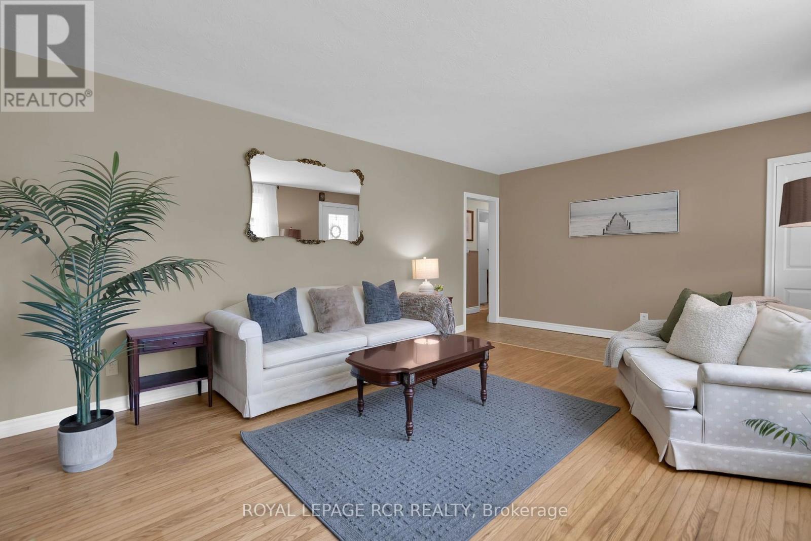 36 MAY AVENUE - 7
