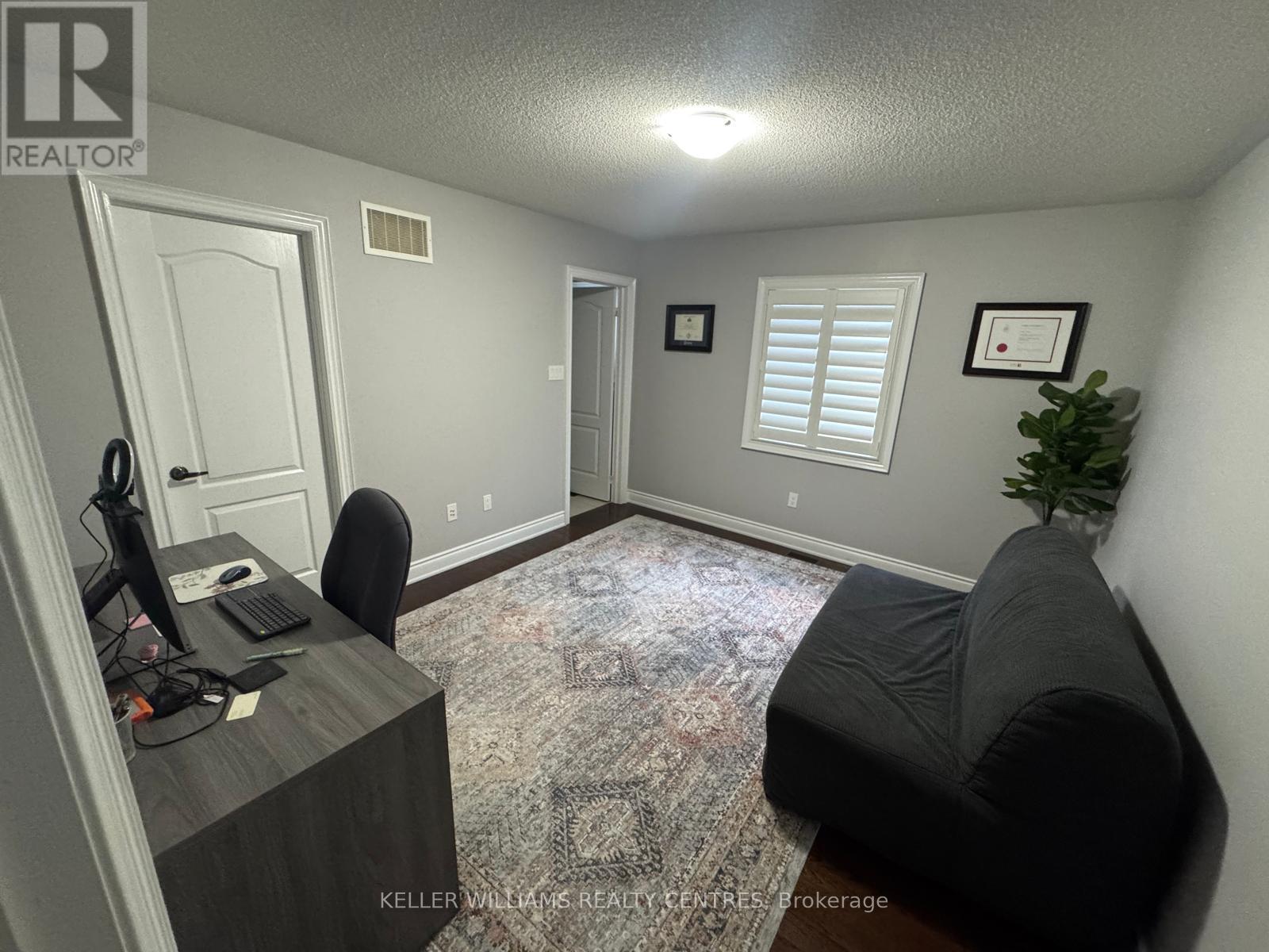 2 CREEKLAND AVENUE N - 21