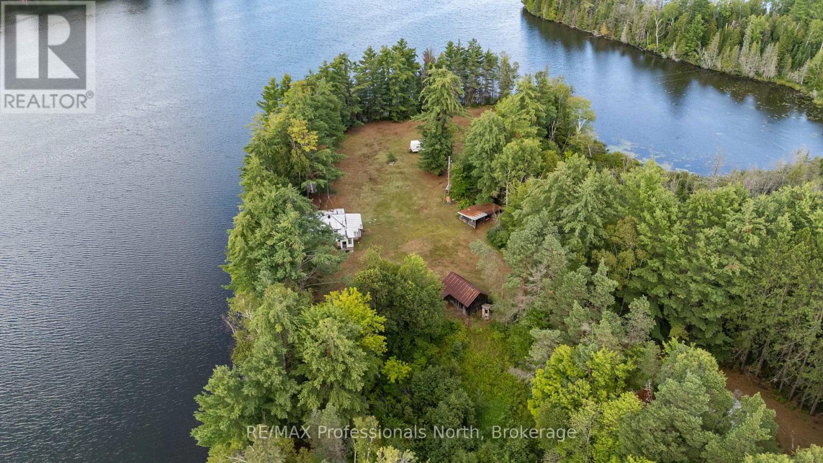 1014 LOG CABIN LANE - Image 33