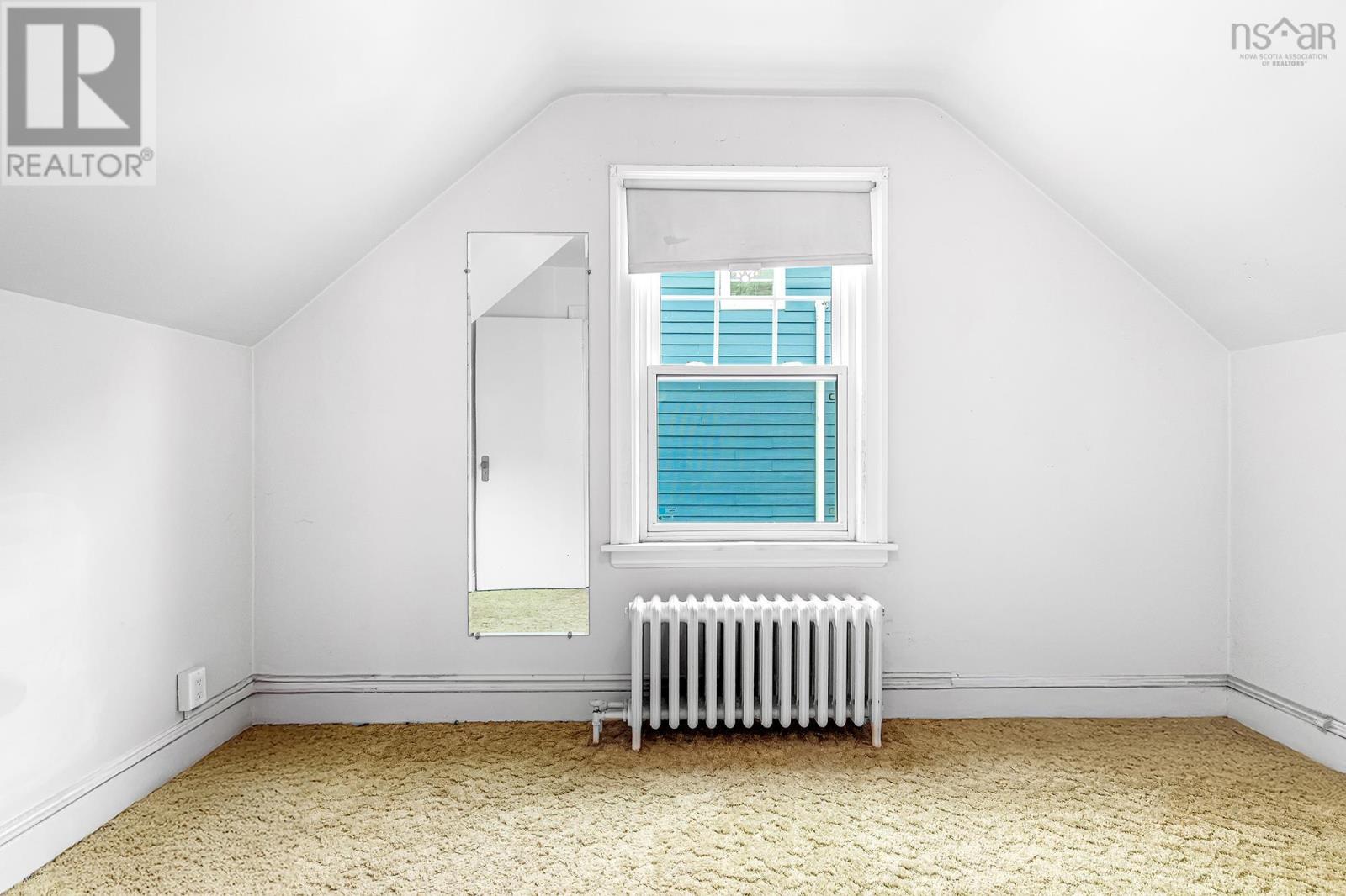 2575 Connaught Avenue - 29