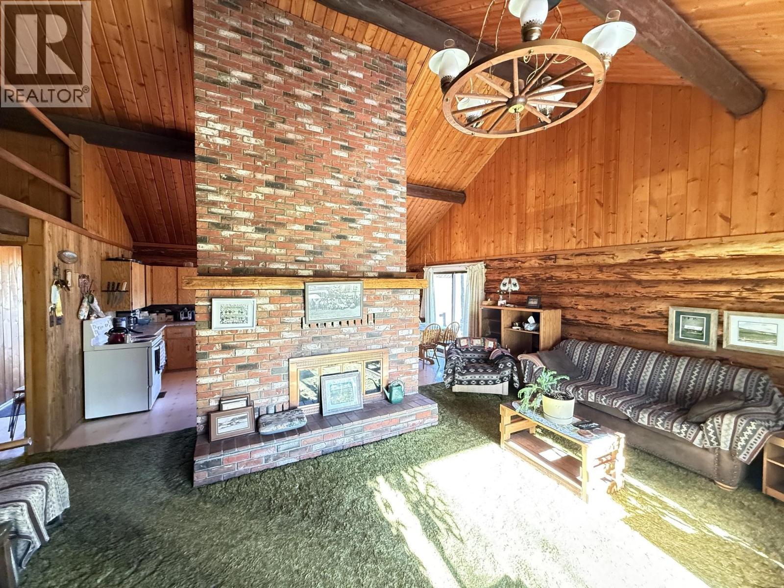1095 ISNARDY ROAD - 5