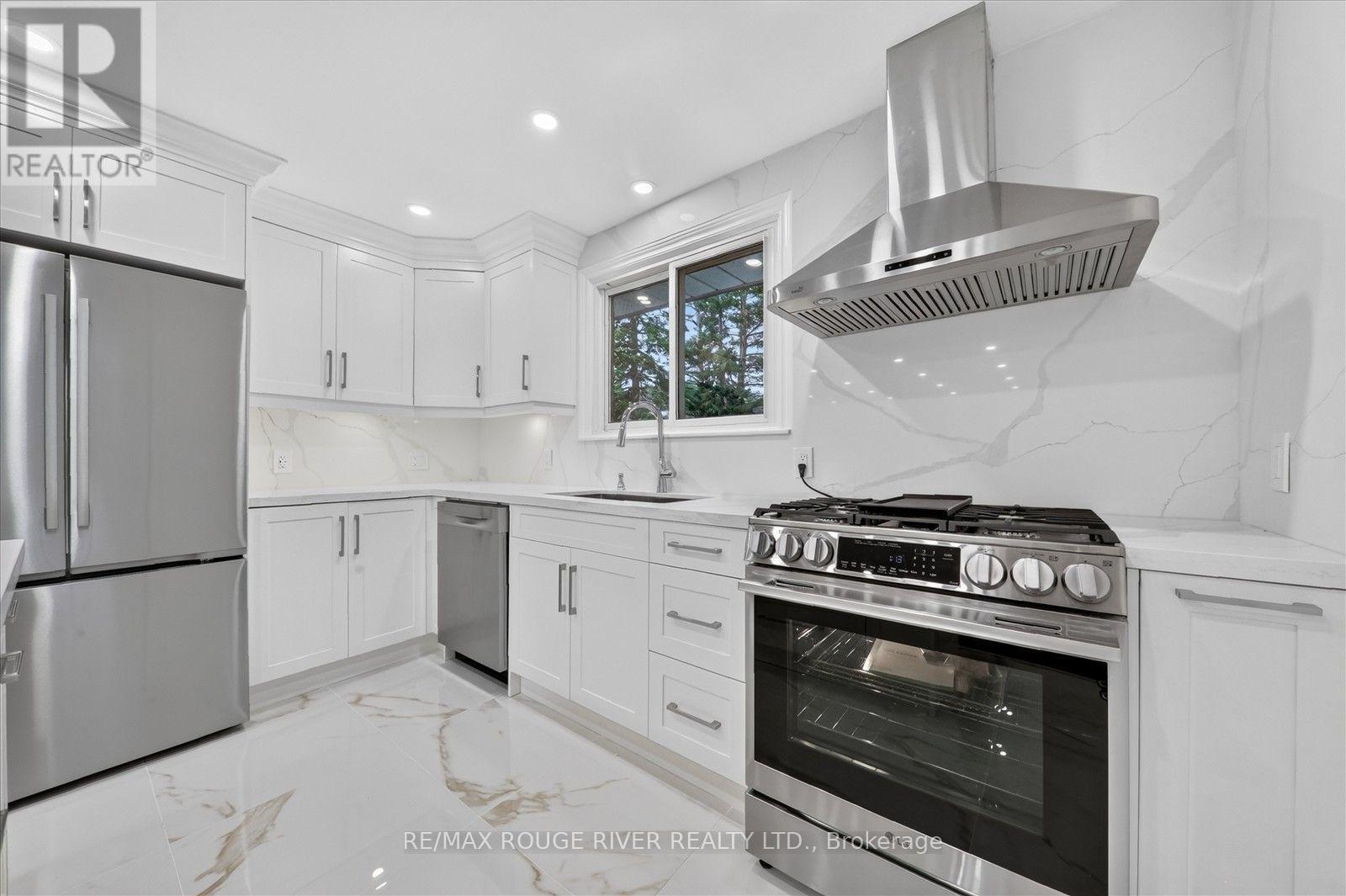 30 SCARBORO AVENUE - 8