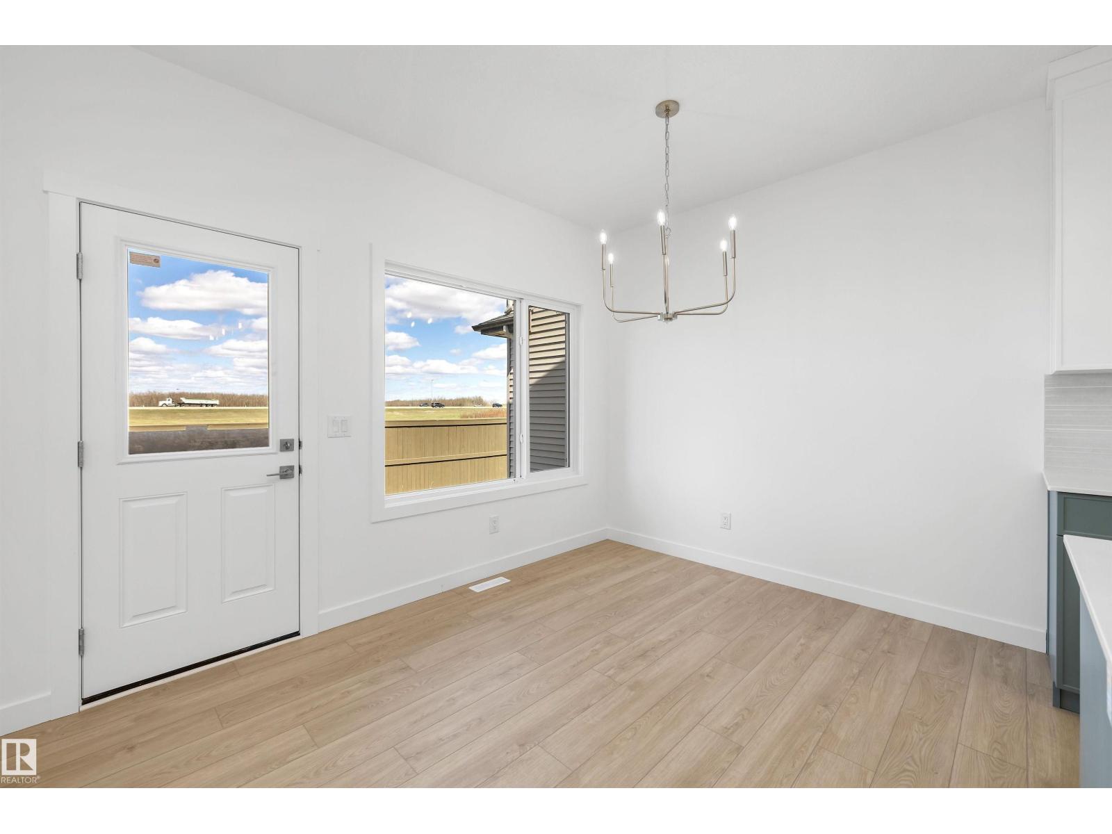 8616 183 AV NW - 15