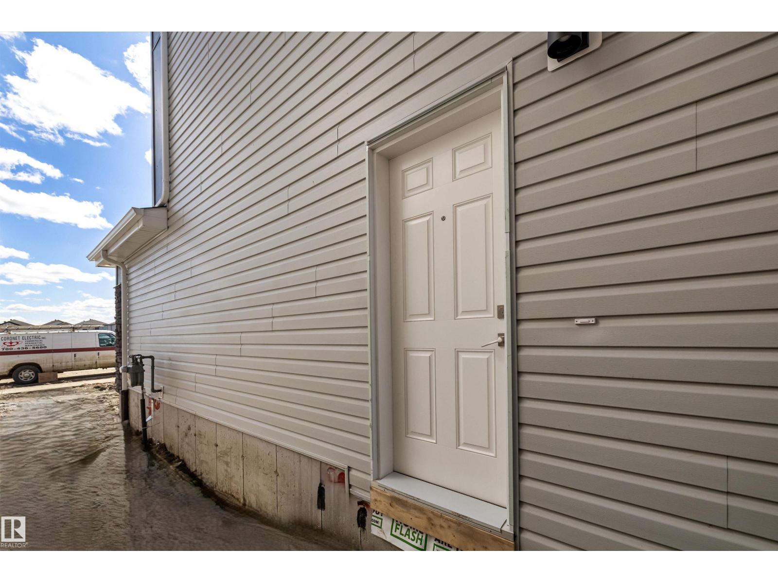8616 183 AV NW - Image 44