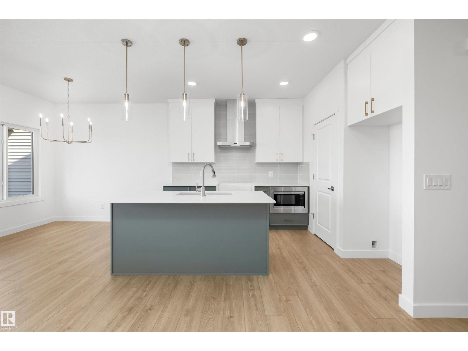 8616 183 AV NW - 9