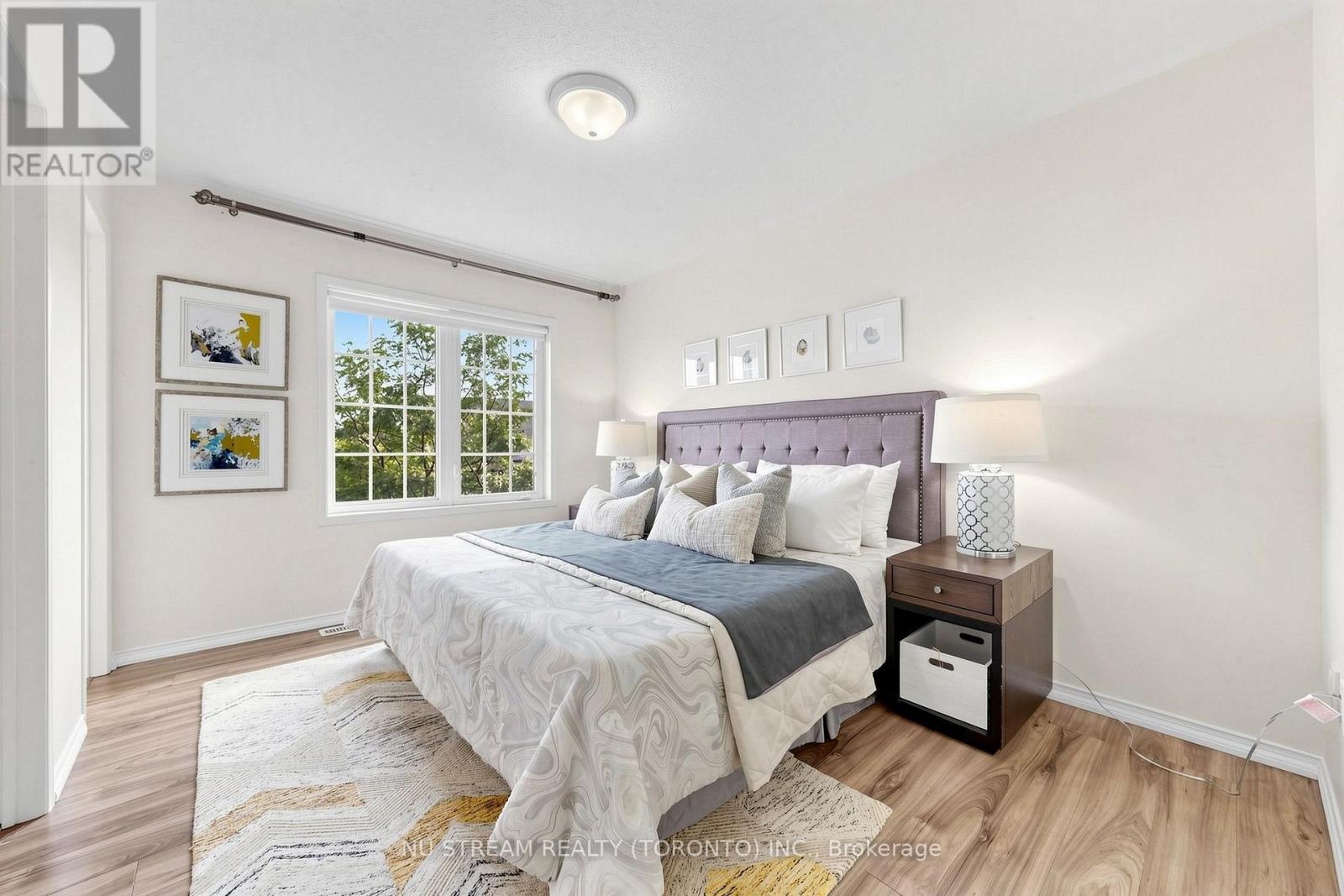 #15 123 GEORGIAN DRIVE - 18