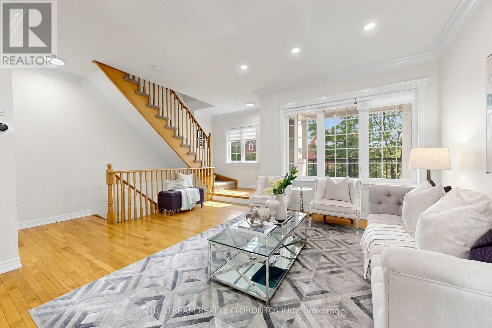 #15 123 GEORGIAN DRIVE - 7