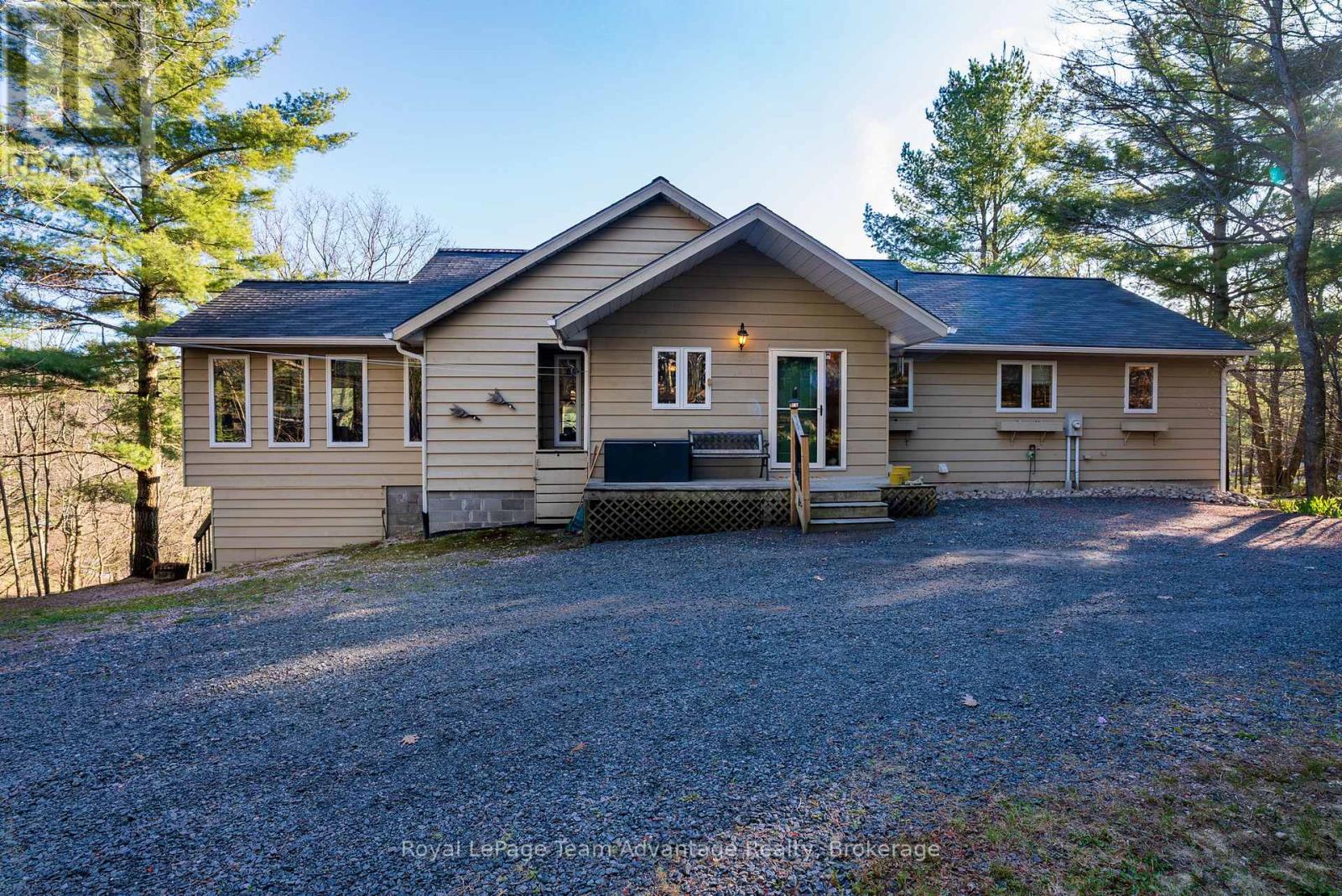 68 SHEBESHEKONG ROAD S - 3