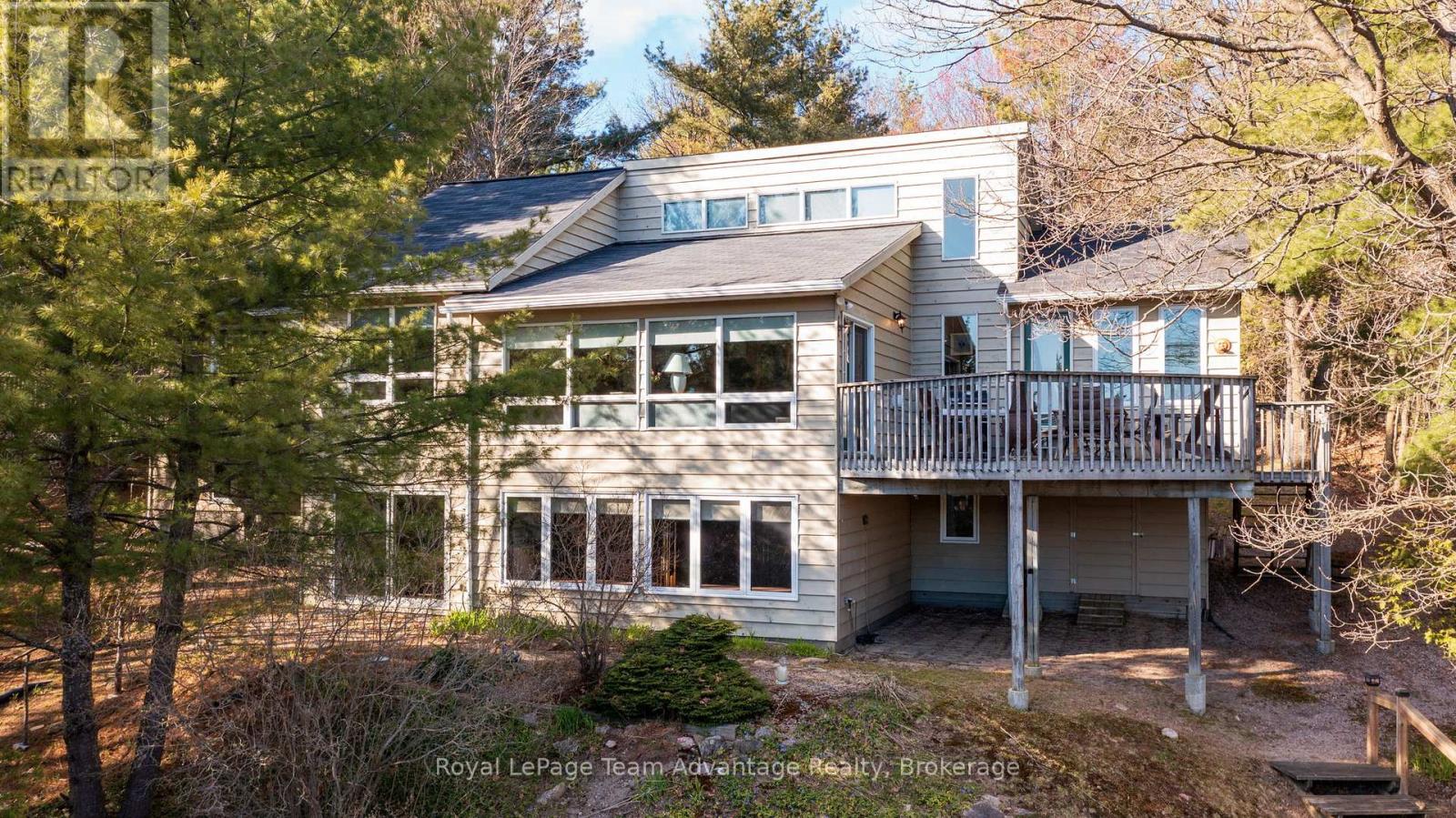 68 SHEBESHEKONG ROAD S - 1