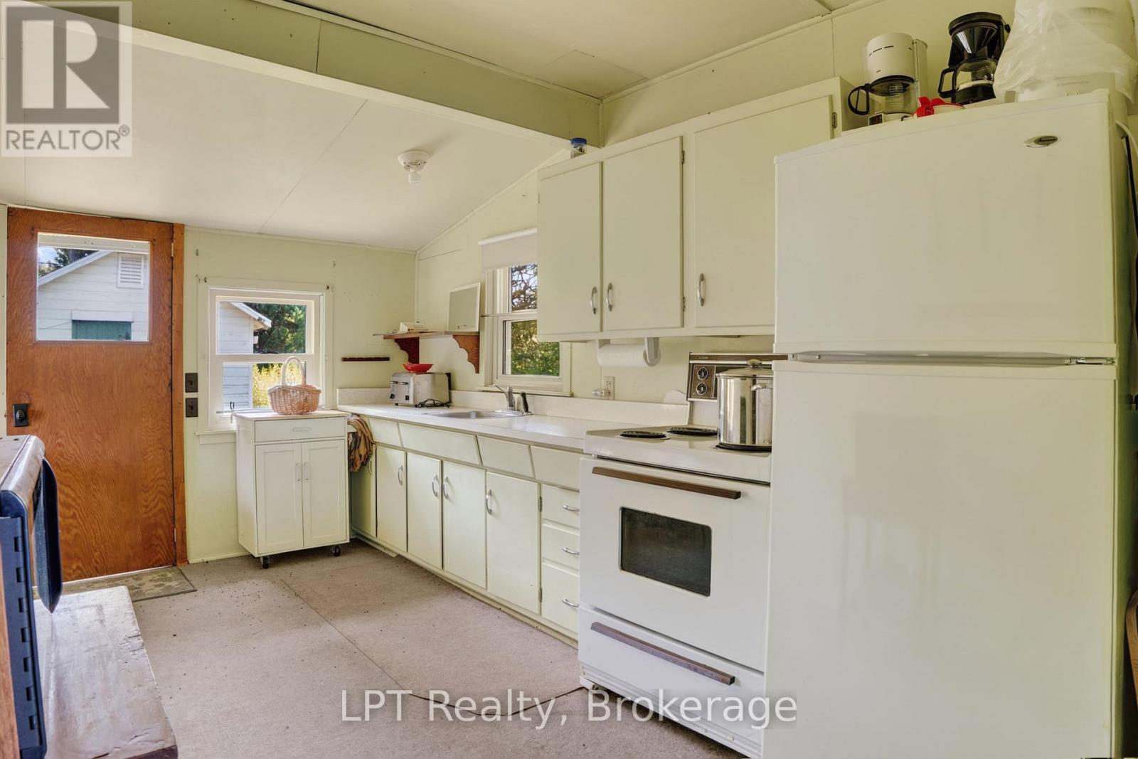 828 PIKE BAY ROAD - Image 9