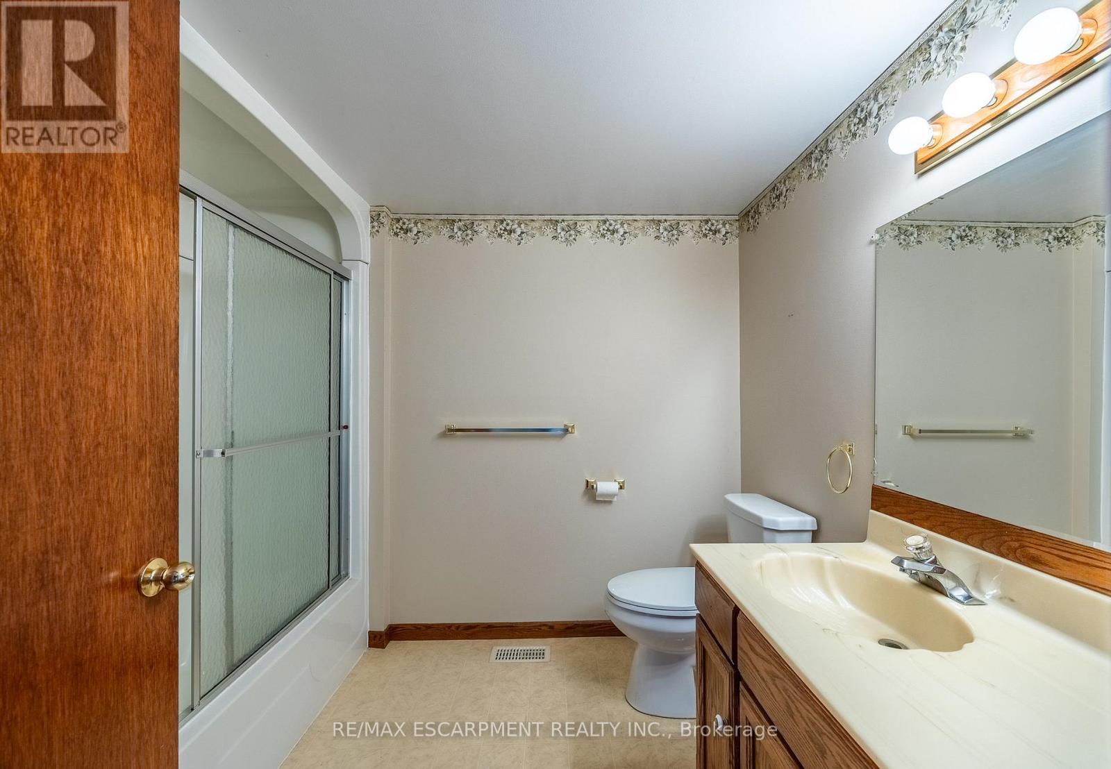 1032 MAIN STREET - Image 19
