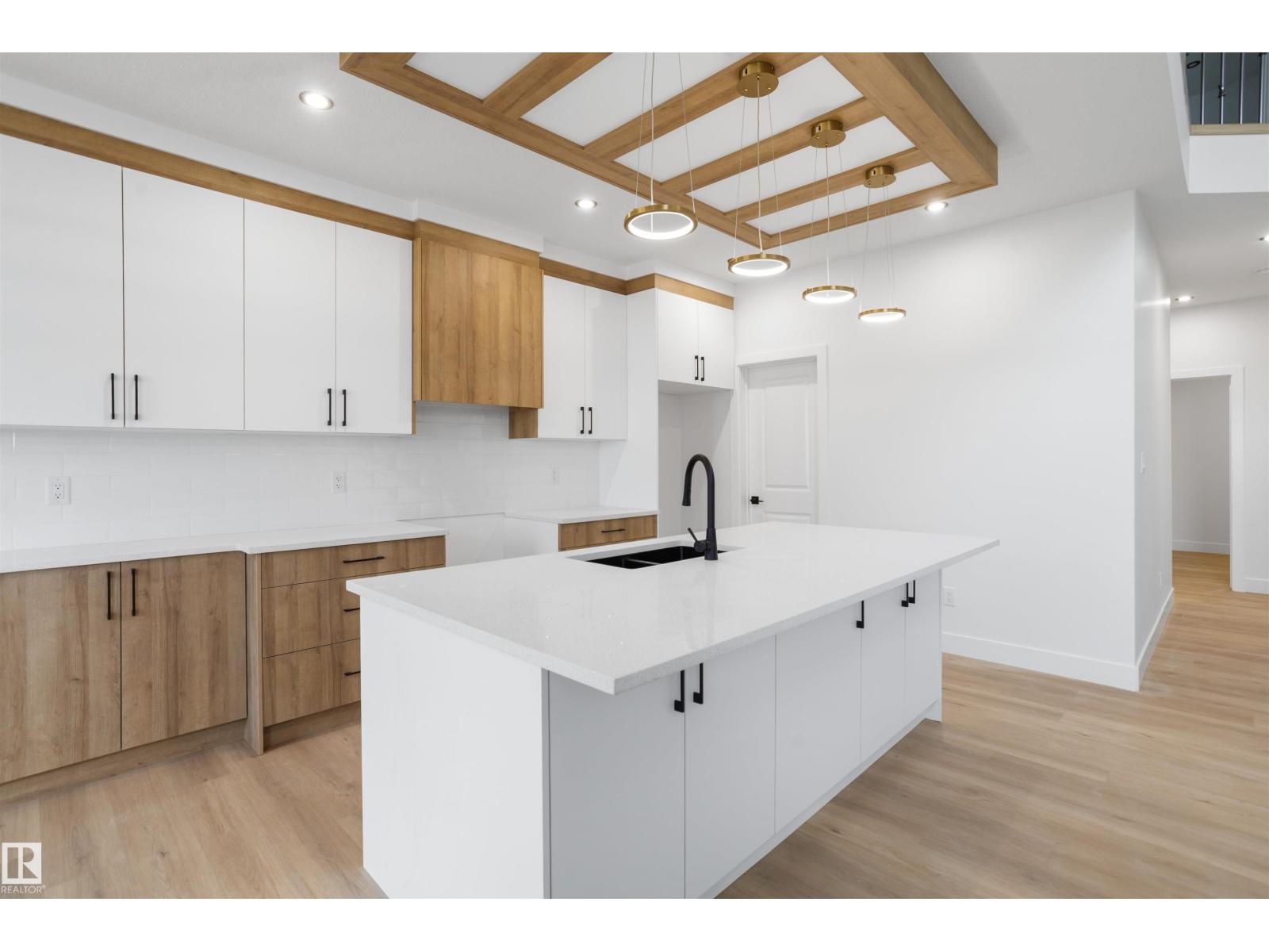 24 Munn WY - Image 13