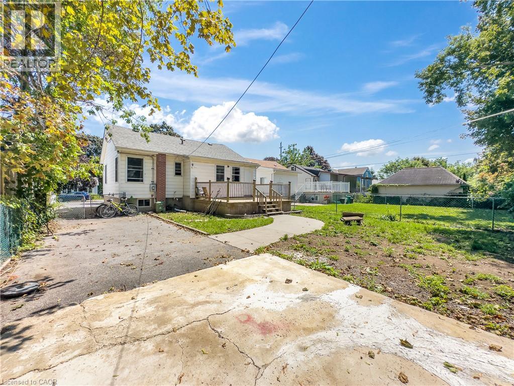 84 CARLETON Street - 19