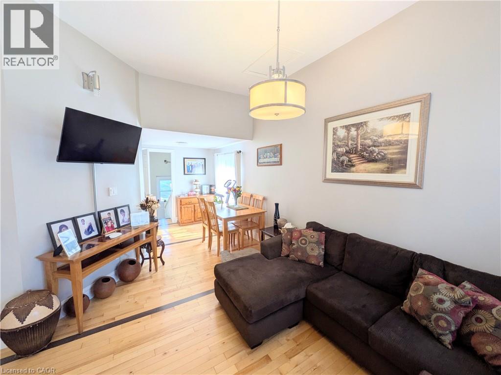 7 CAMPBELL Avenue - Image 11