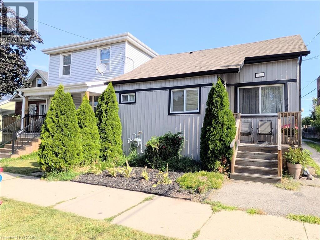 7 CAMPBELL Avenue - 1