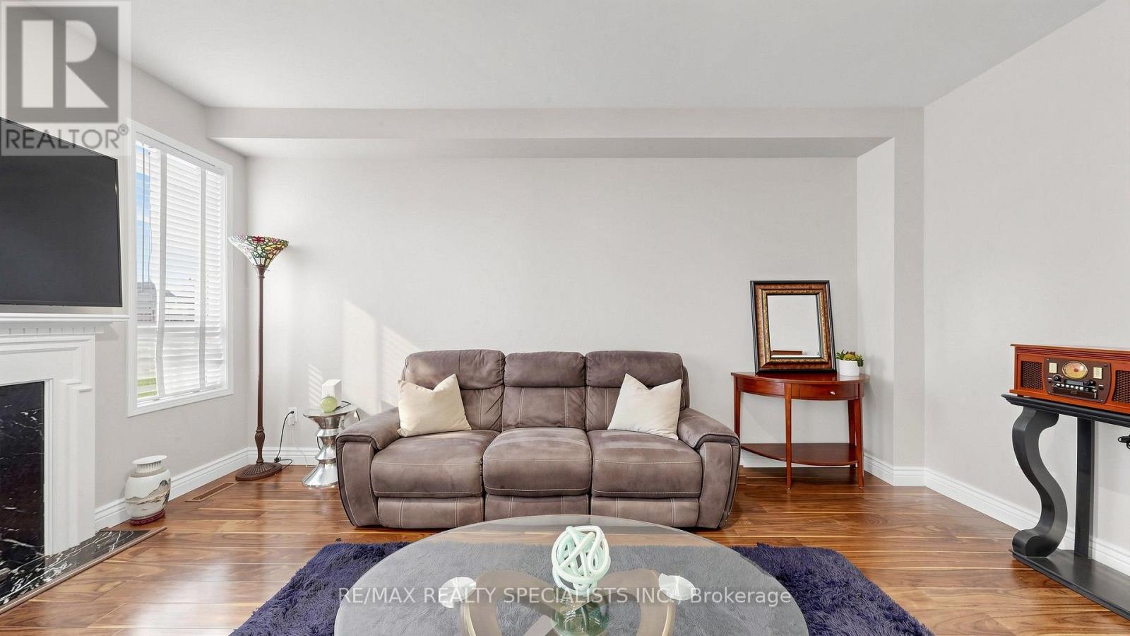 176 ROYAL VALLEY DRIVE - 23