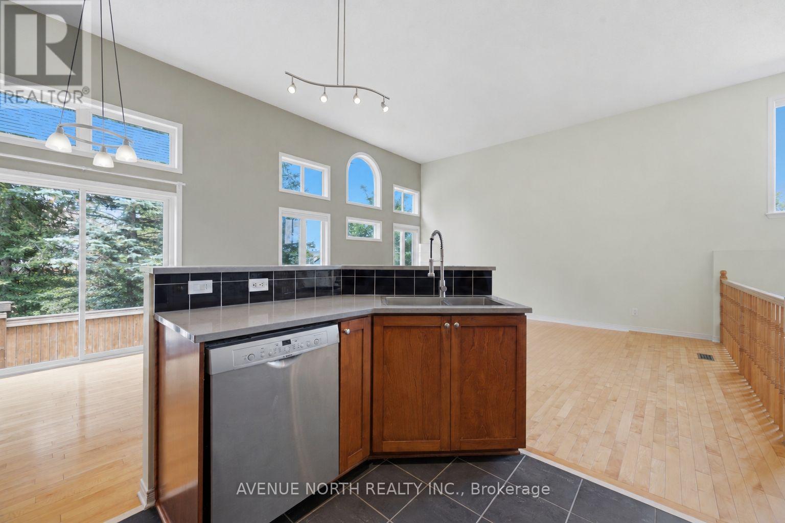 141 GLADEVIEW PRIVATE - 13
