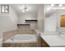 141 Gladeview Private, Ottawa, ON K1T4C4 Photo 23
