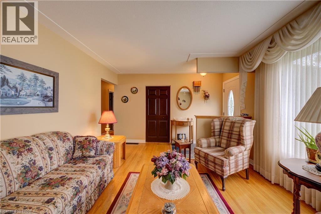 83 EVELYN Street - 6