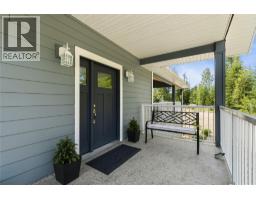 Family room - 6137 Line 17 Road, Magna Bay, BC V0E1M7 Photo 7