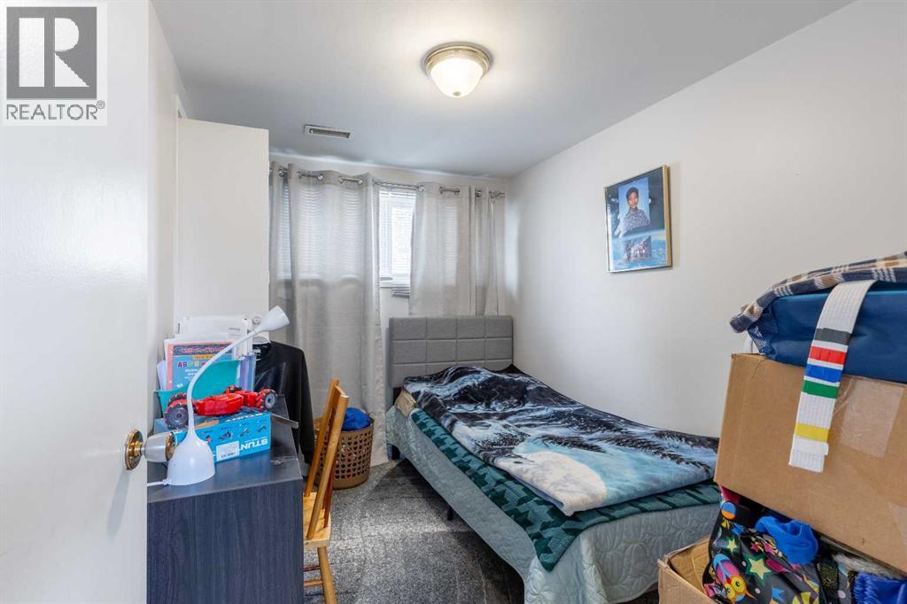 1408 & 1410 15 Avenue N - 20
