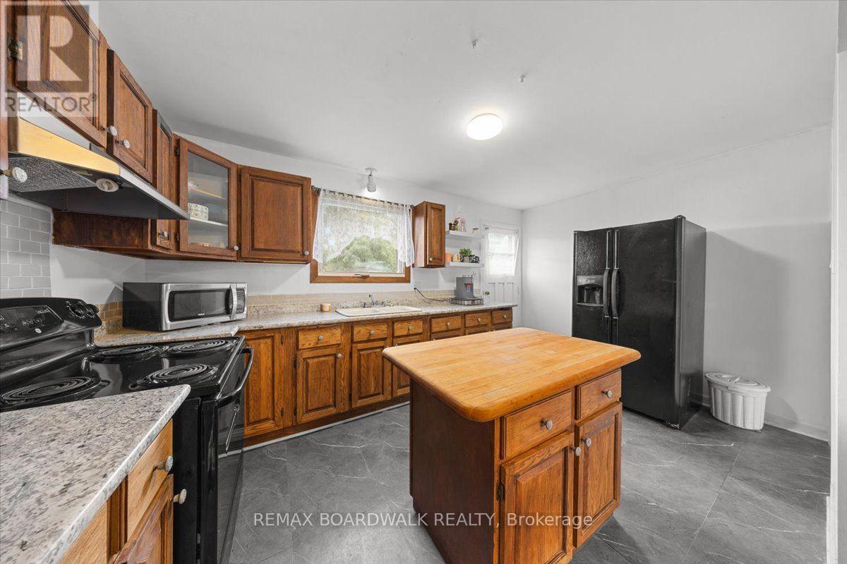 1864 LENESTER AVENUE W - Image 12