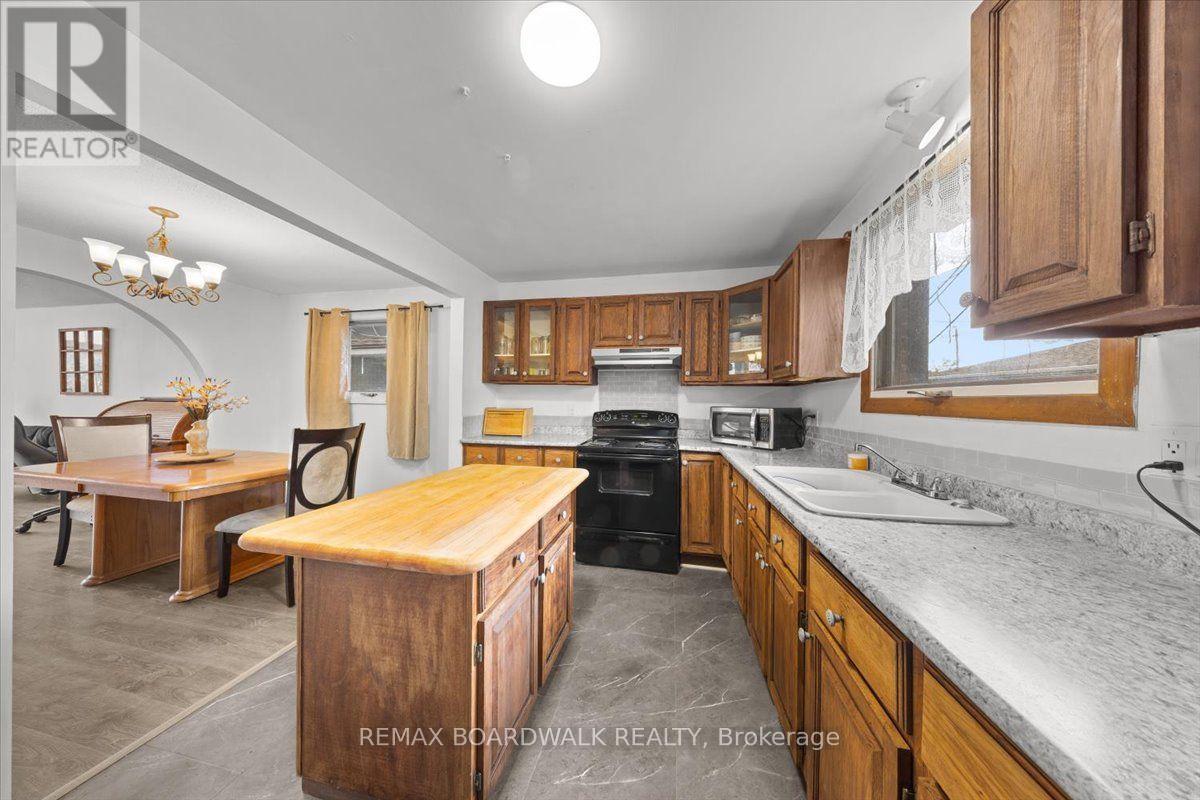 1864 LENESTER AVENUE W - Image 15