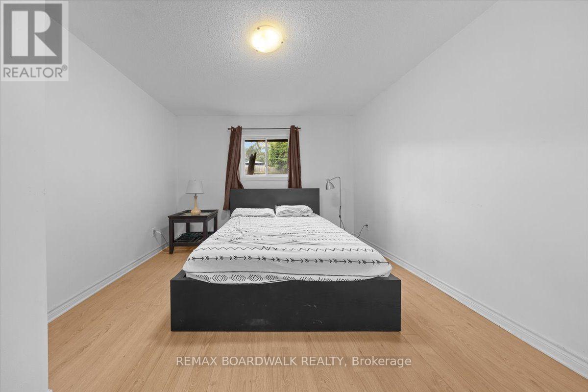 1864 LENESTER AVENUE W - Image 26