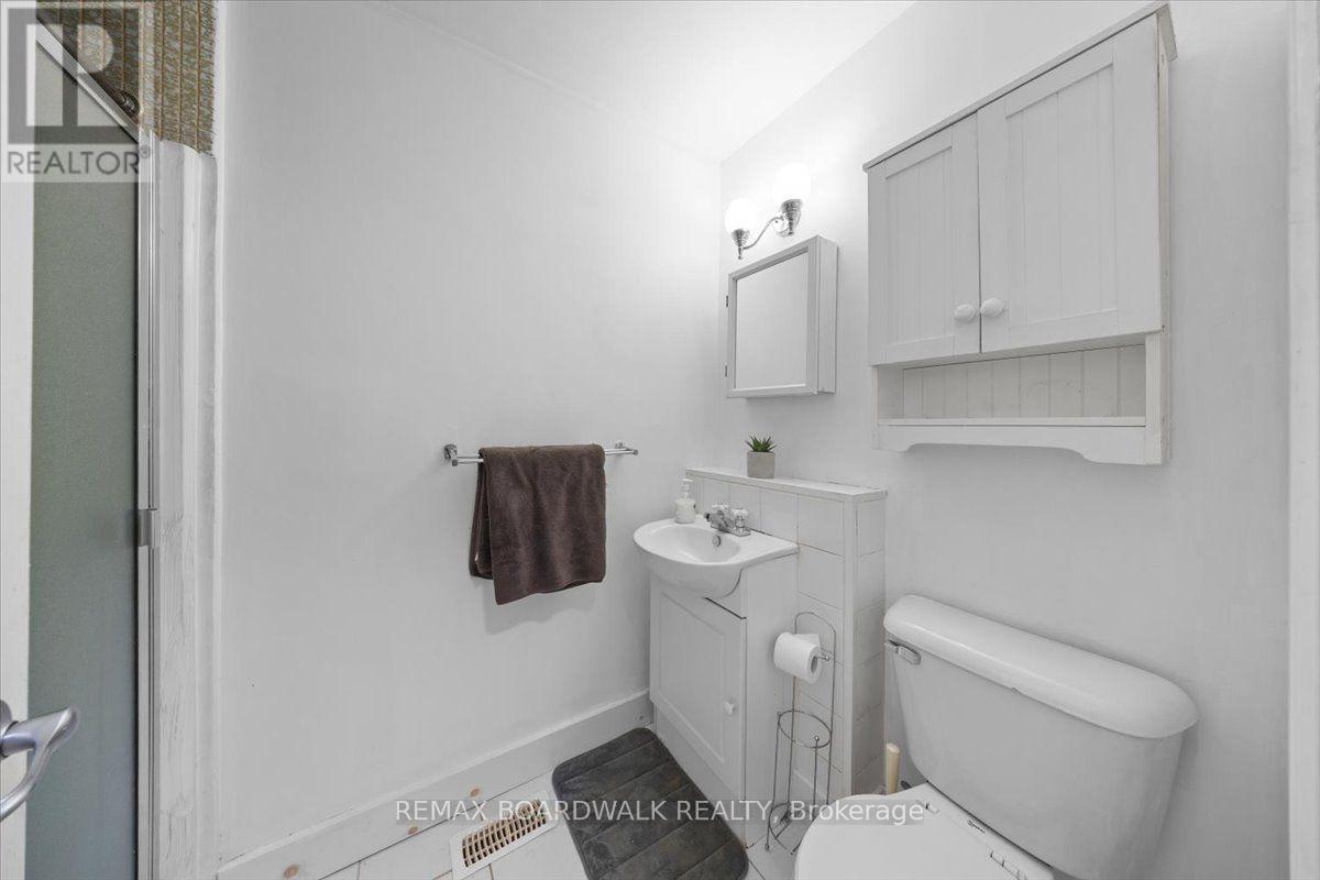 1864 LENESTER AVENUE W - Image 29