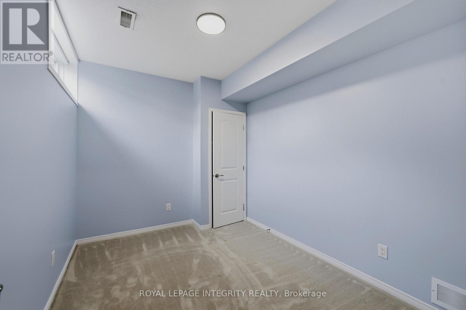 223 HUNTSVILLE DRIVE - Image 9
