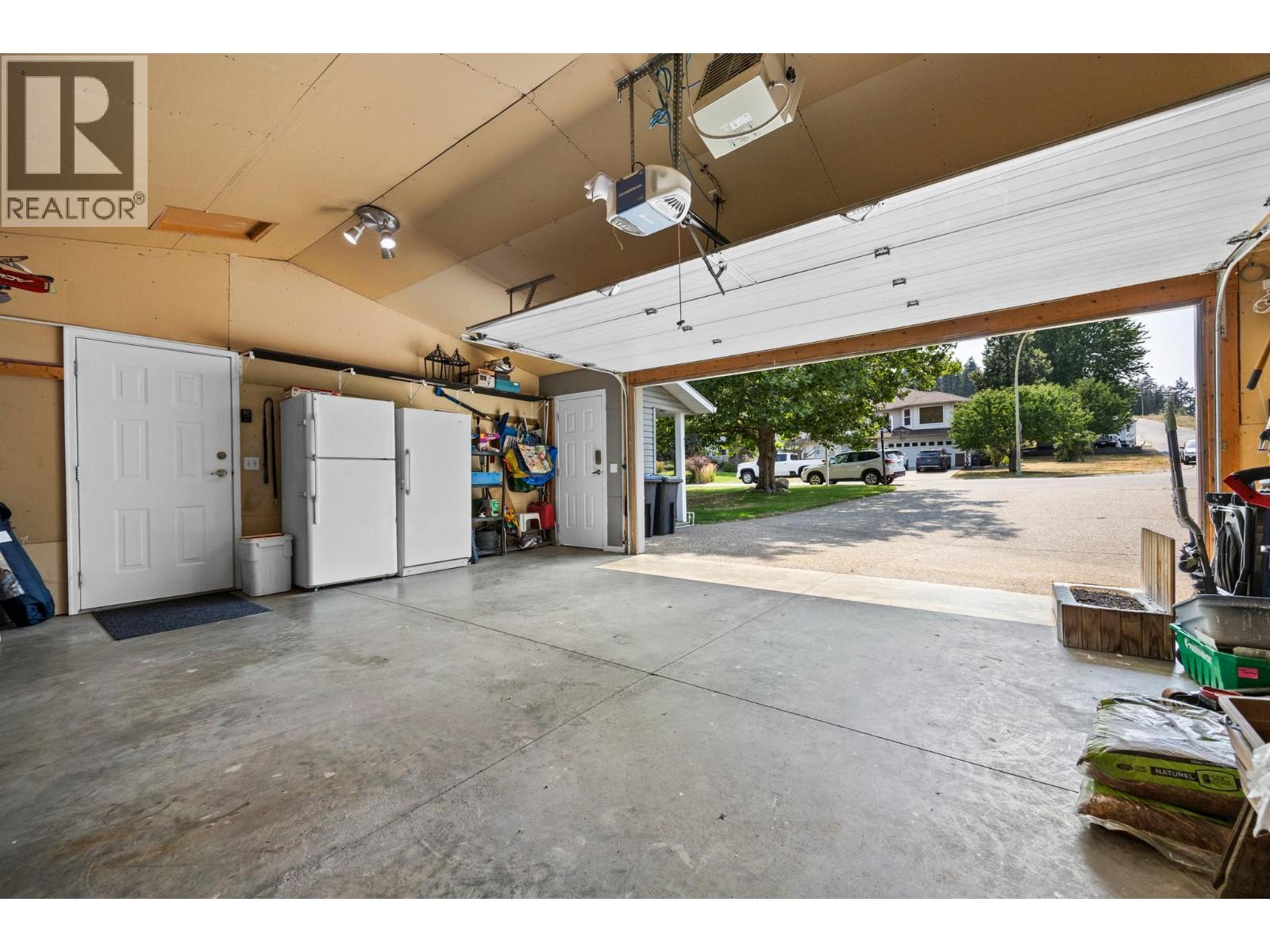 2735 Northview Place - Image 27