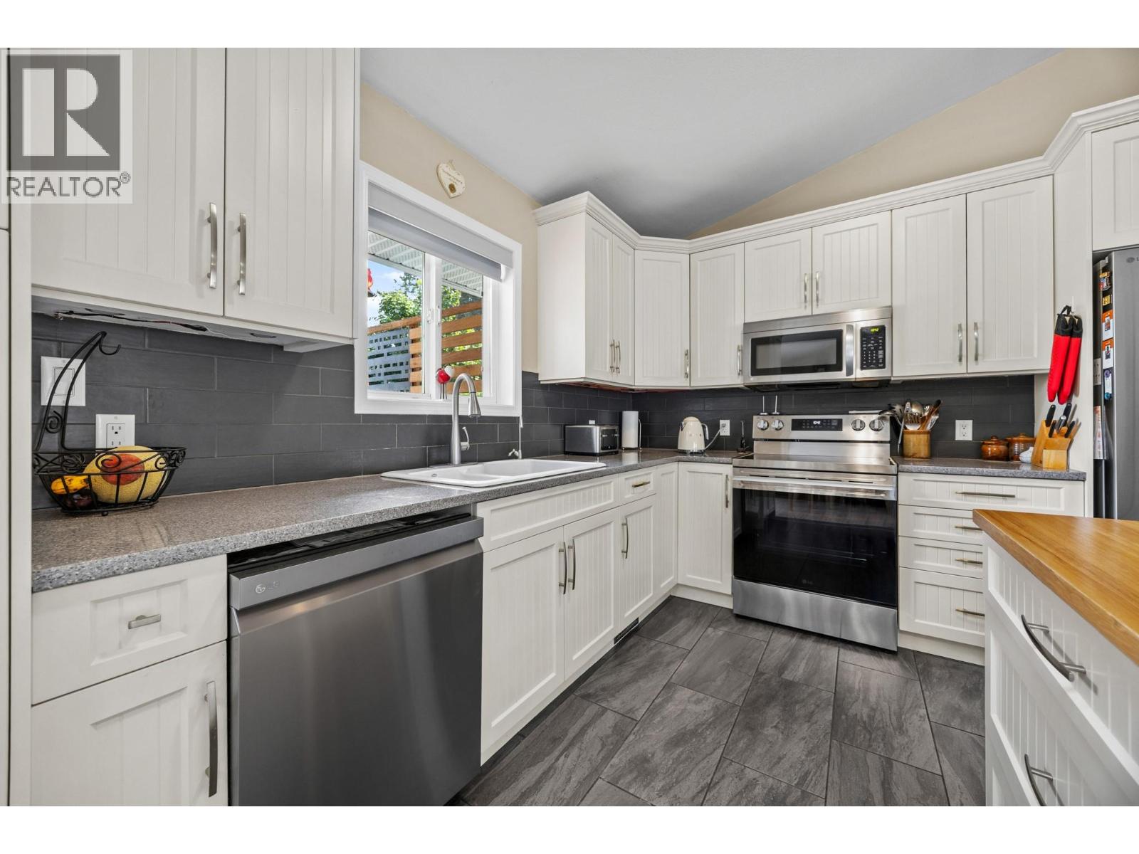 2735 Northview Place - 13